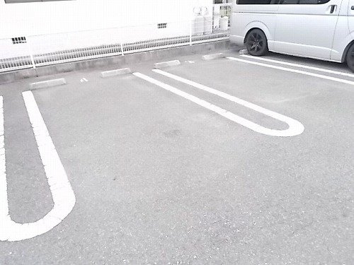 プラシード・Ｓの駐車場