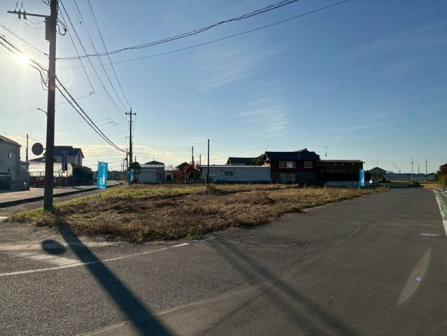 土地　川越市鹿飼 の前面道路含む現地写真|陽当り良好！2025.11.15撮影