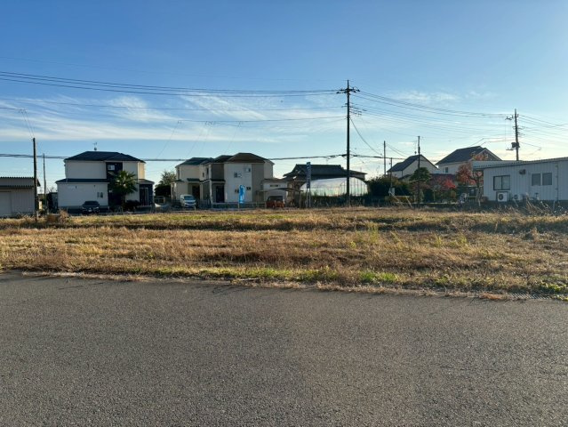 土地　川越市鹿飼 の前面道路含む現地写真|陽当り良好！