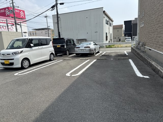 フレンズの駐車場