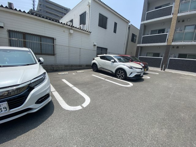 ｂｏｎｈｅｕｒ姫路栗山町の駐車場