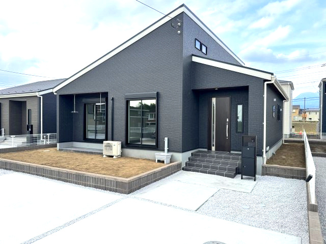 リーブルガーデンS  前橋茂木町第３　６号棟（平屋）の庭|ちょっとした南庭付きです♪