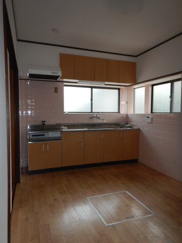 H・T水江店舗付住宅のキッチン