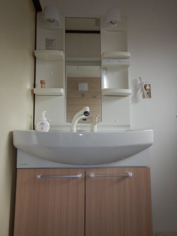 H・T水江店舗付住宅の洗面所