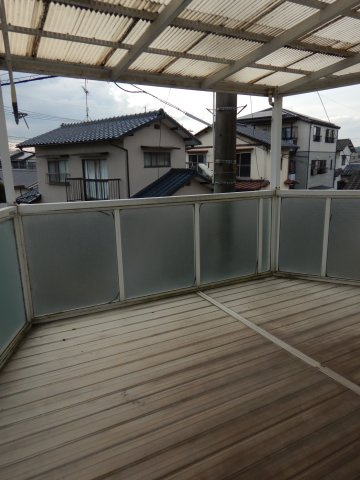 H・T水江店舗付住宅のバルコニー