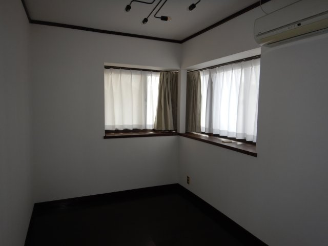 H・T水江店舗付住宅の内装