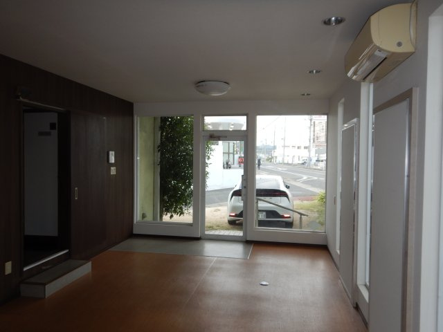 H・T水江店舗付住宅の内装