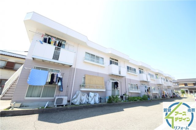長畑ハイツの駐車場|駐車場があるので、車を買う予定の方も安心です