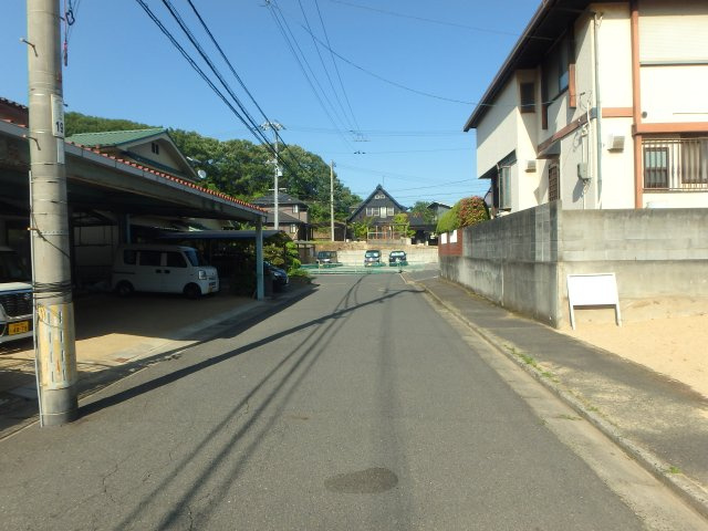 児島小川9丁目　売土地の前面道路含む現地写真