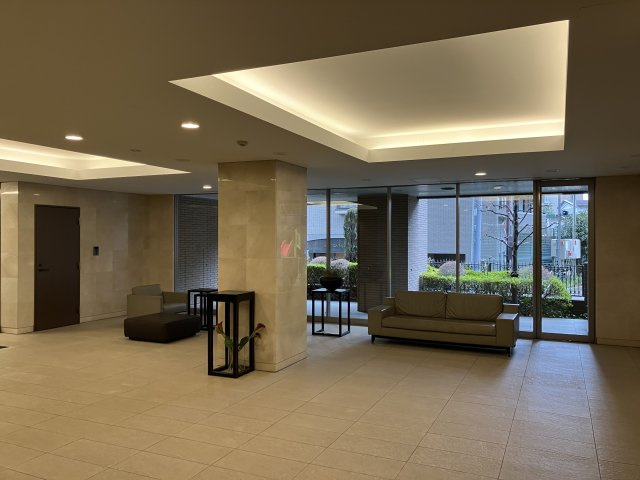 リビオ初台アリアフォートのエントランス