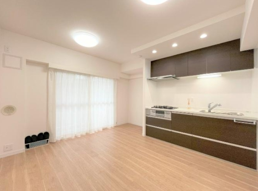 朝日パリオ津田沼の居間・リビング|ゆったり過ごせる居間です