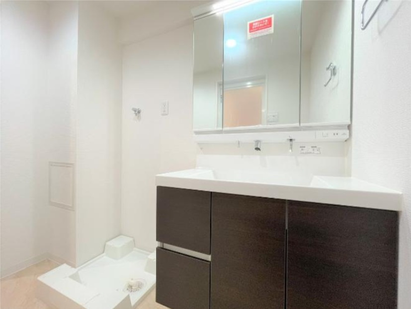 朝日パリオ津田沼の独立洗面台|独立洗面台あり、毎朝おしゃれに忙しい女性の方におすすめです