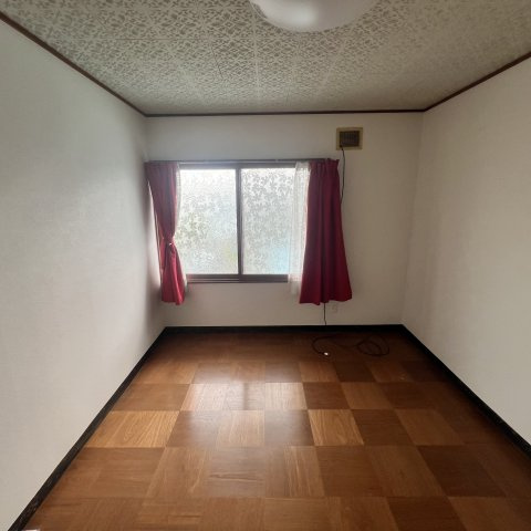 登別市新川町3丁目8-5戸建の洋室