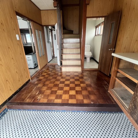 登別市新川町3丁目8-5戸建の玄関