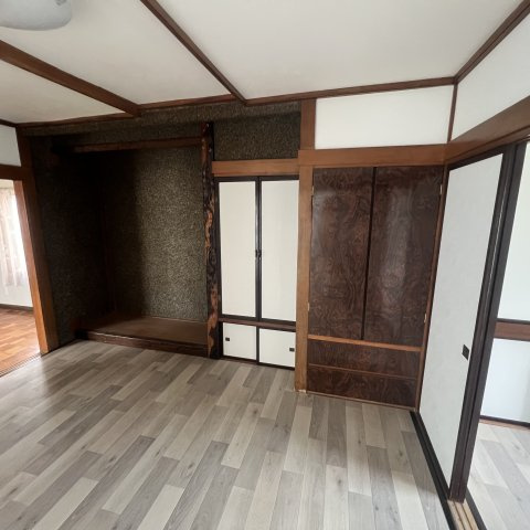 登別市新川町3丁目8-5戸建の洋室