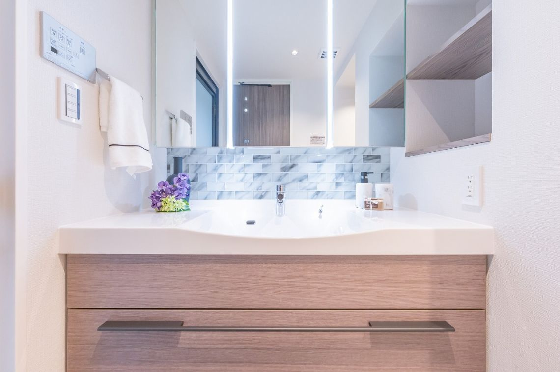 秀和青山神宮前レジデンスの独立洗面台