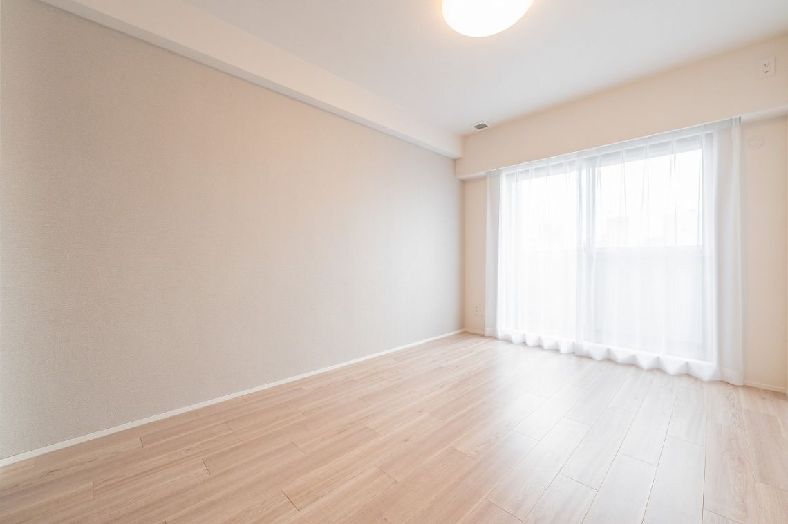 秀和青山神宮前レジデンスの洋室