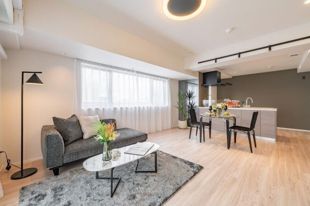 秀和青山神宮前レジデンスの居間・リビング