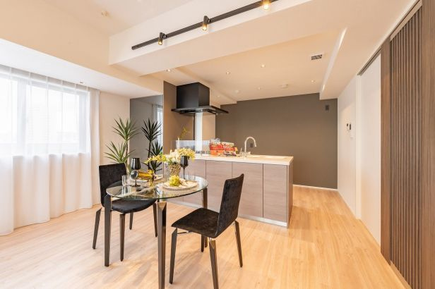 秀和青山神宮前レジデンスの居間・リビング