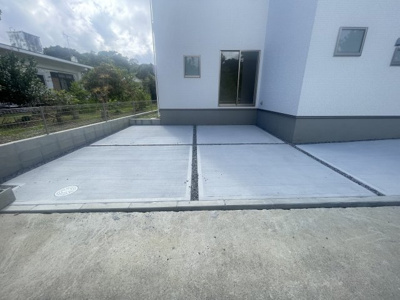 【駐車場】 | 南城市知念久手堅（全5棟）3号棟 | 3号棟　並列駐車2台可♪