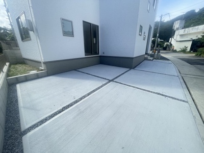 【駐車場】 | 南城市知念久手堅（全5棟）3号棟 | 3号棟　並列駐車2台可♪