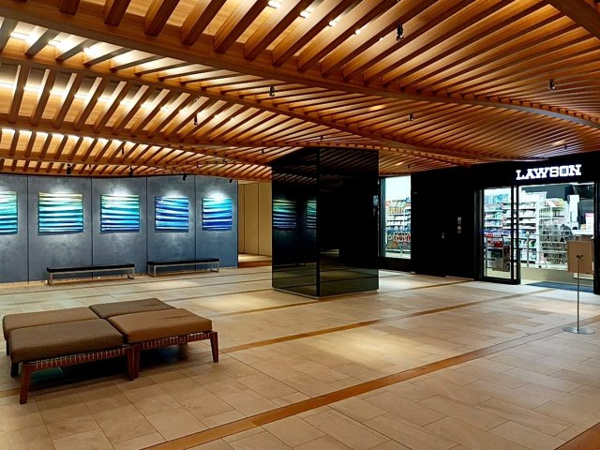 【エントランス】 | 【アンダーグランドエントランス】駅とタワーをつなぐエントランスです。まるで船底のような空間デザイン！