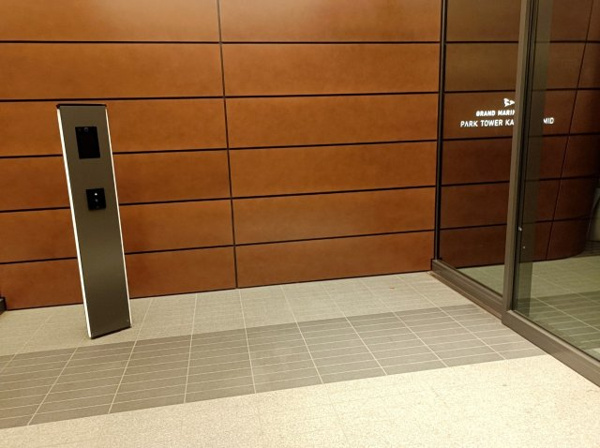 【エントランス】 | 【風除室】もちろんオートロックです。強固なセキュリティで安心。手ぶらキーでスムーズに入れます！