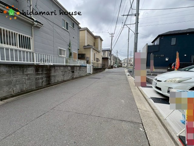 上尾市平塚9期　新築戸建　グラファーレ04の前面道路含む現地写真