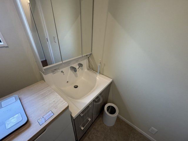 三橋町起田オール電化中古平屋戸建の独立洗面台