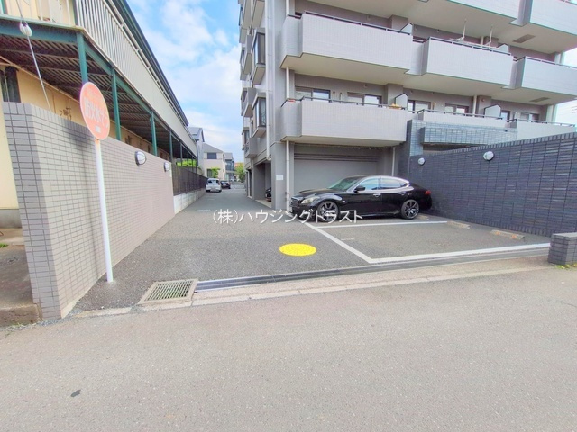 仲介手数料無料　ワコーレ所沢Ⅲの駐車場