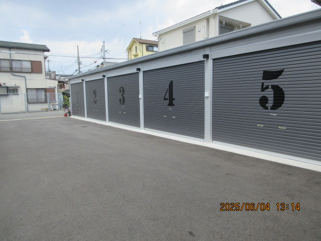 京都市伏見区羽束師志水町の倉庫の外観