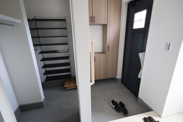 【玄関】 | 《仲介手数料無料》南区大字大谷口869(33期A号棟)新築一戸建て | 撮影日 2025年10月23日 15:00 晴れ