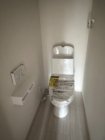 【トイレ】 | 《仲介手数料無料》南区大字大谷口869(33期A号棟)新築一戸建て | 撮影日 2025年10月23日 15:00 晴れ