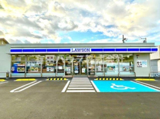 【周辺】 | 徒歩約2分の所にコンビニがあって便利！