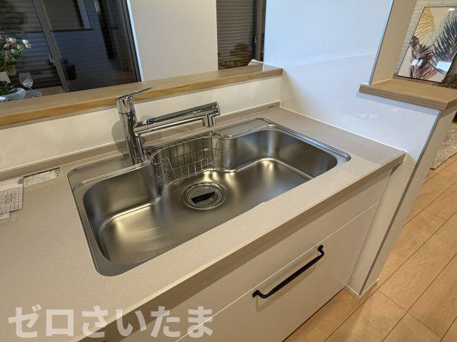 《仲介手数料無料》南区大字大谷口869新築一戸建てのキッチン|撮影日 2025年10月23日 15:15 晴れ