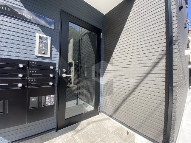 REGIES新深江のエントランス