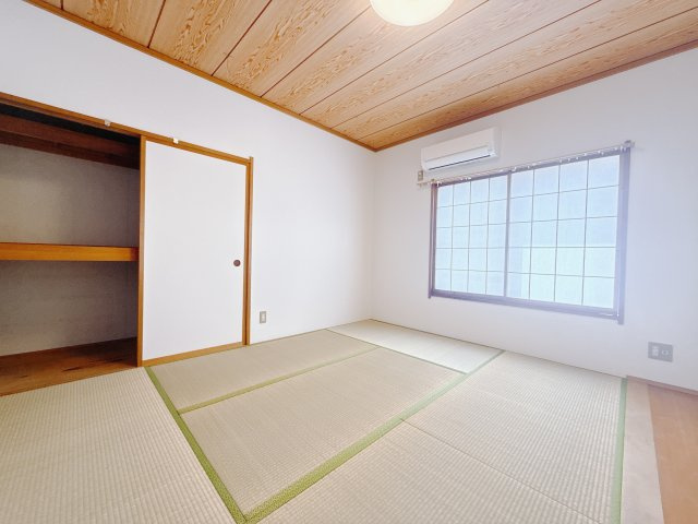 【中古戸建】太田市下小林町の和室|■1階和室｜のんびりと落ち着きのある和室は、客間やお子様のお昼寝スペースとしても活躍します。