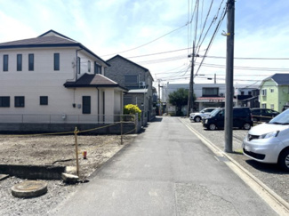 【前面道路含む現地写真】