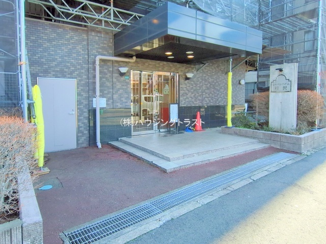 仲介手数料無料　レーベンハイム所沢のエントランス
