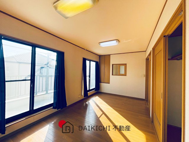 【居間・リビング】 | 鴻巣市小松4丁目　中古戸建