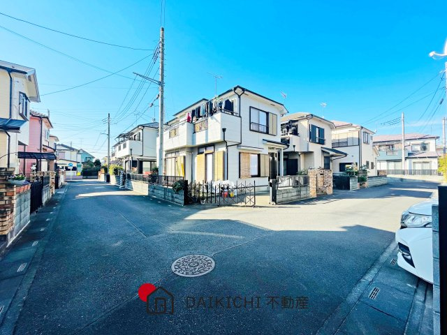 【前面道路含む現地写真】 | 鴻巣市小松4丁目　中古戸建