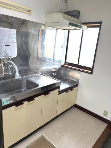 新潟市西区上新栄町４丁目のアパートのキッチン
