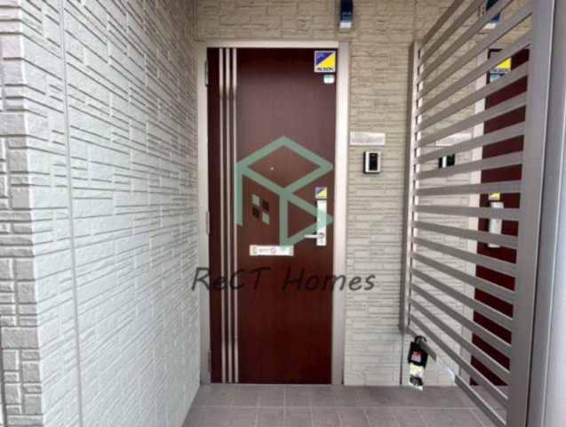 クラージュKSの玄関