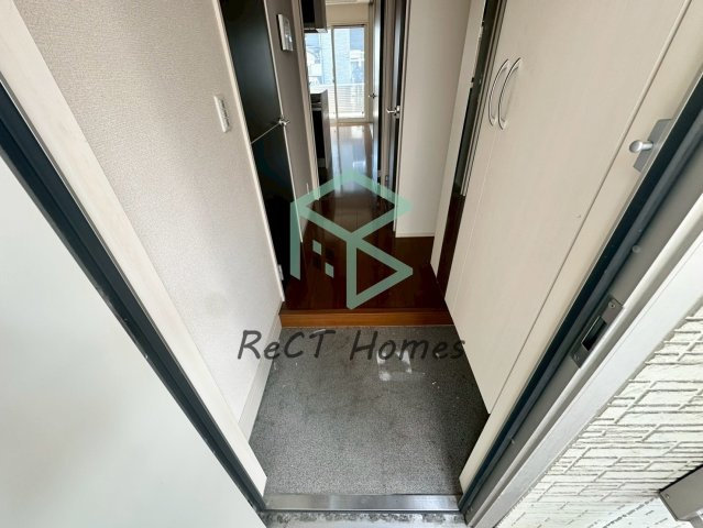 クラージュKSの玄関