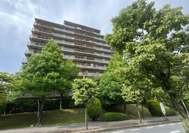 あおば山の手台グラン・ジャルダン２番館の外観