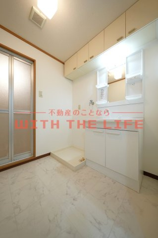 サザンコート中央町【キャッシュバック対象】の洗面所|コンパクトで使いやすい洗面所