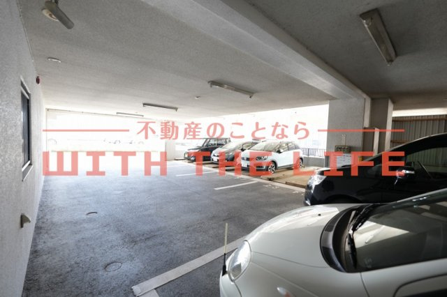 サザンコート中央町【キャッシュバック対象】の駐車場|駐車場に車を止められます