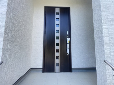 【玄関】 | 南城市知念久手堅（全5棟）ラスト2号棟 | 2号棟　スマートキー付き♪