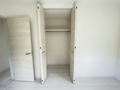 【収納】 | 南城市知念久手堅（全5棟）ラスト2号棟 | 2号棟　洋室6帖＋CL付き♪