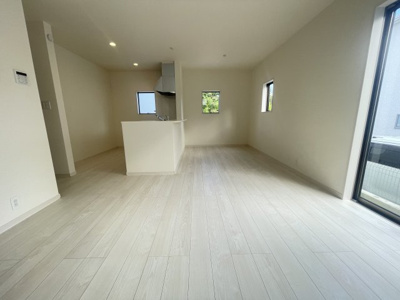 【居間・リビング】 | 南城市知念久手堅（全5棟）ラスト2号棟 | 2号棟　ファミリークローク付き♪